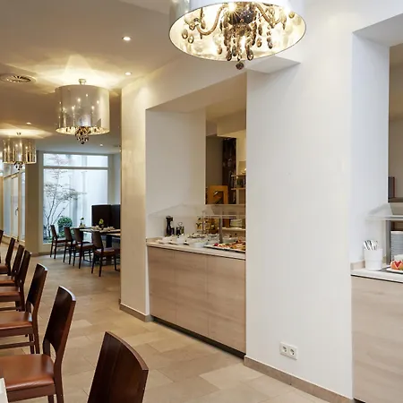 H+ Hotel