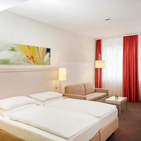 Hotel H+