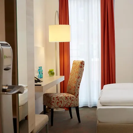 H+ Hotel 4*