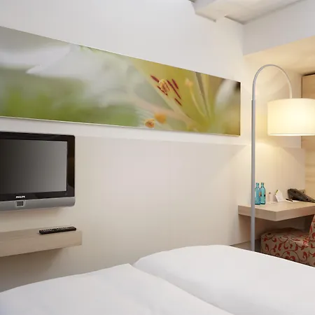 H+ Otel Münih