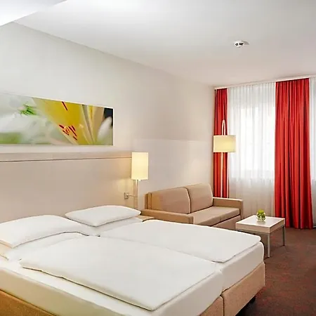 Hotel H+