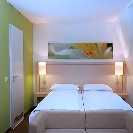 Hotel H+ 4*