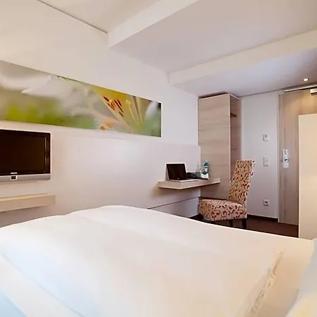 Hotel H+ 4*