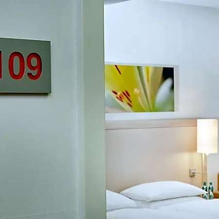 H+ Hotel 4*
