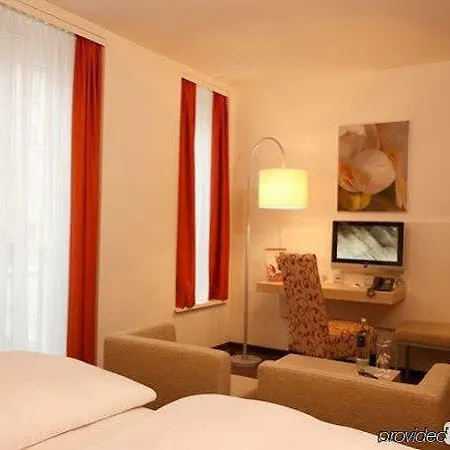 H+ Hotel 4*
