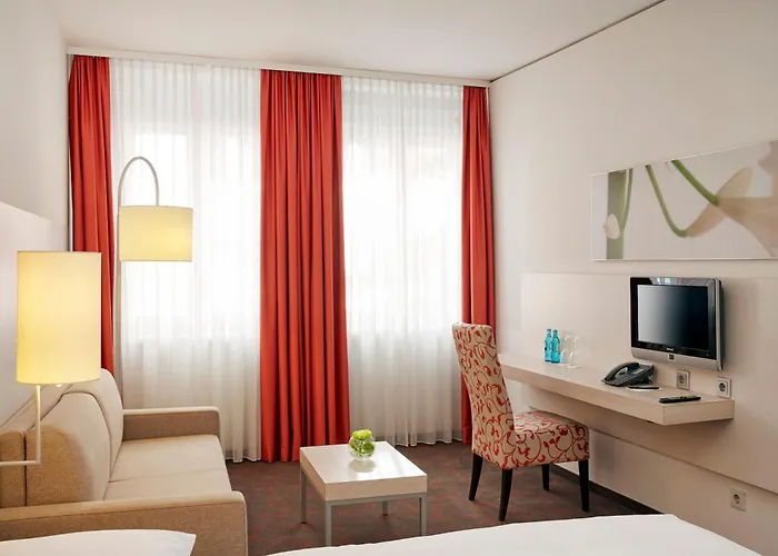 Hotel H+