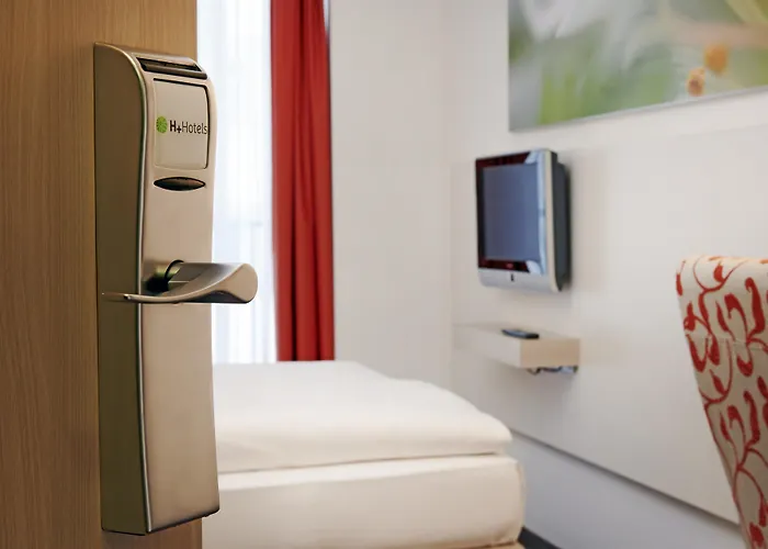 Hotel H+